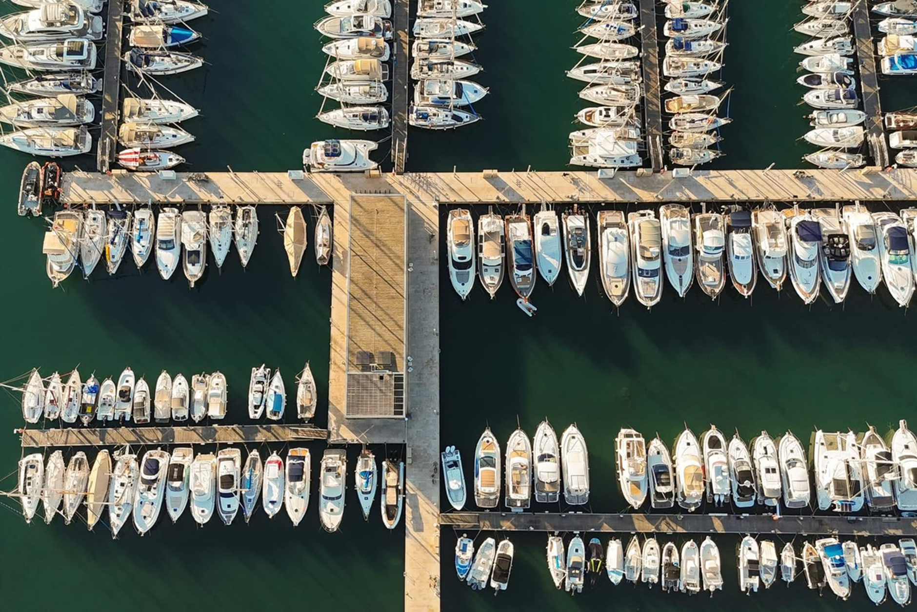 Marinas & Boat Services